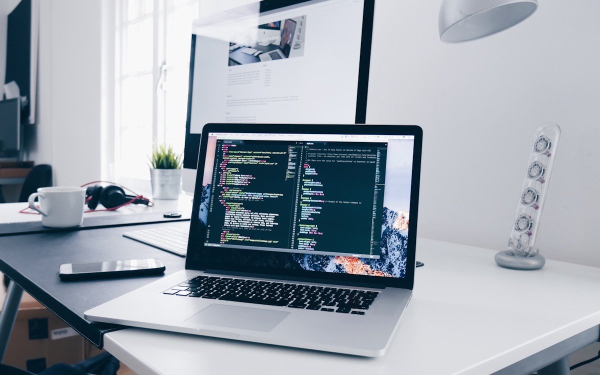 Pure handcoded semantic HTML and CSS development on MacBook Pro